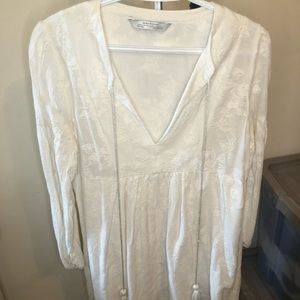 White floral embroidered Zara Dress Size Medium